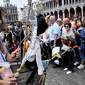 Piraten van Flibuste enteren de Brusselse grote markt