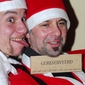Kerstmannen in de stad