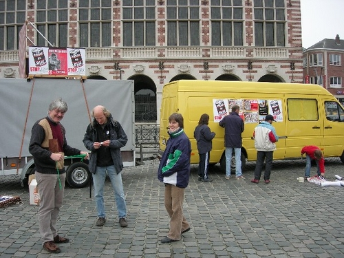 Click to begin slideshow 01laatste hand mars 2006.jpg