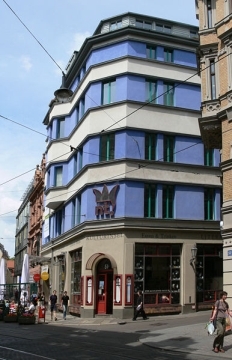 Click to begin slideshow 03-Das-Neue-Theater-Halle.jpg