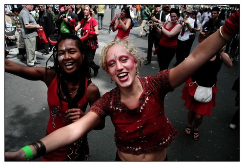 Click to begin slideshow 04_Murga_2008.jpg