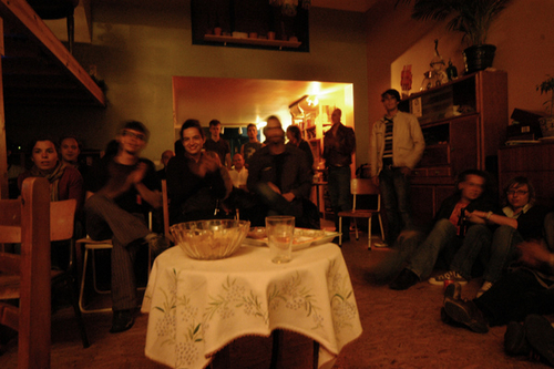 Click to begin slideshow 09.jpg
