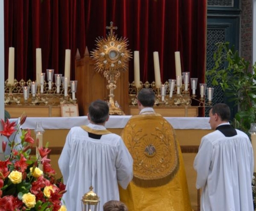 Click to begin slideshow 10_g.jpg