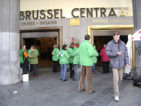 Click to begin slideshow 11.jpg