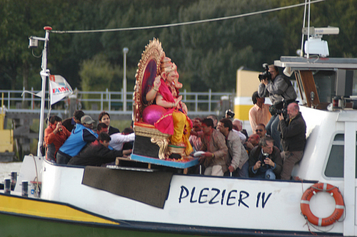 Click to begin slideshow 11.jpg