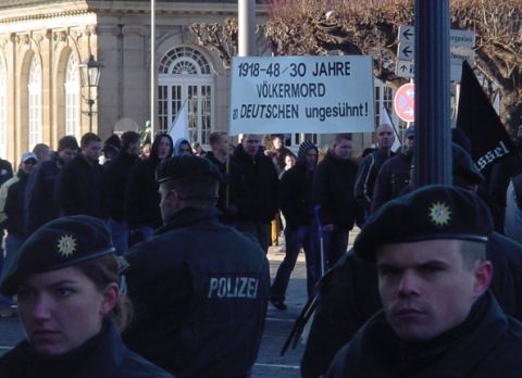 15. 1918-1948-Volkerenmoord op Duitser, we vergeten het niet.jpg