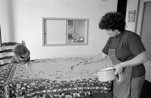 Click to begin slideshow 198_10.jpg