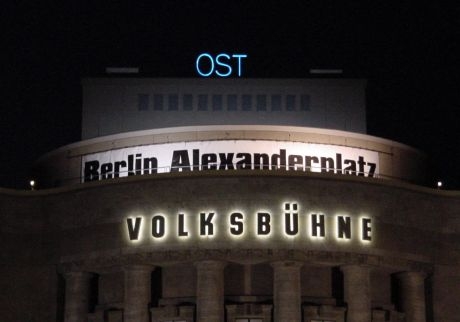 Click to begin slideshow 26-Volksbuhne.jpg