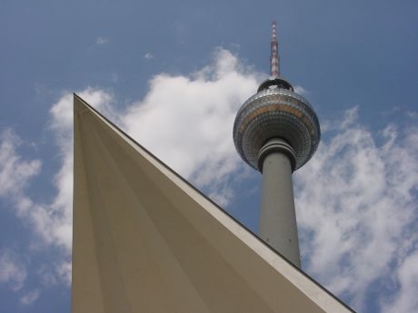 Click to begin slideshow 27-a-TV-turm-Alexanderplatz.jpg