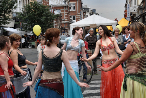 Click to begin slideshow 2_g.jpg