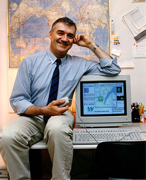 300px-Robert_Cailliau_OnDesk2.jpg 300px-Robert_Cailliau_OnDesk2.jpg