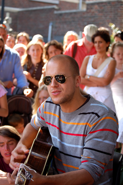 Click to begin slideshow 5.jpg