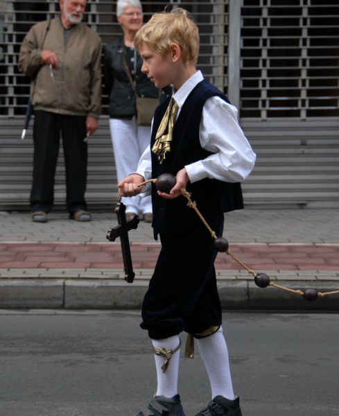 Click to begin slideshow 5_g.jpg