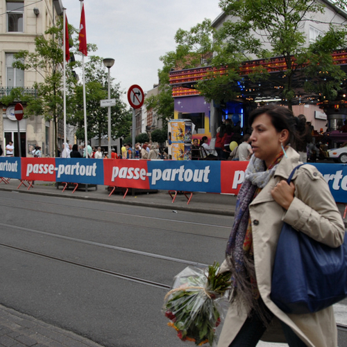 Click to begin slideshow 6_g.jpg