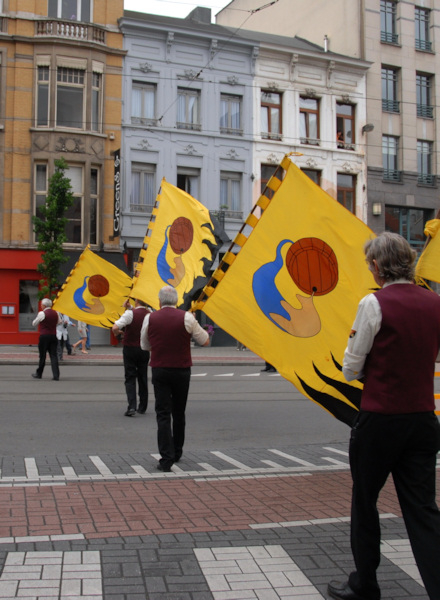 Click to begin slideshow 6_g.jpg