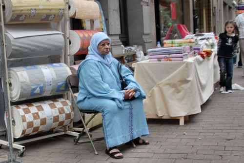 Click to begin slideshow 7_g.jpg