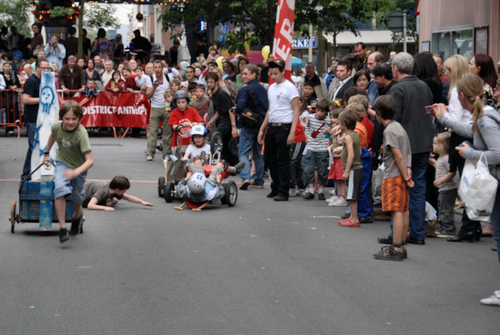 Click to begin slideshow 9_g.jpg