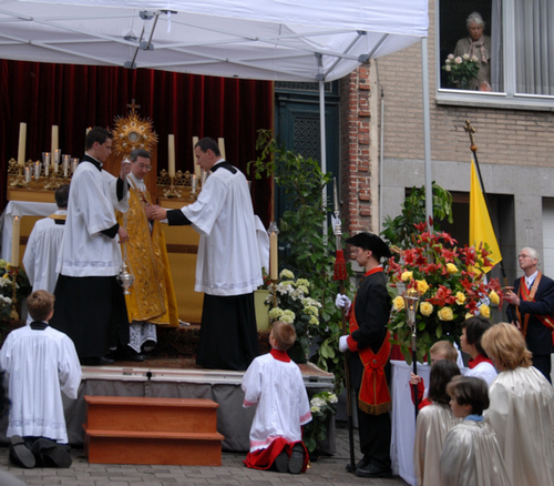 Click to begin slideshow 9_g.jpg