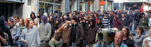 Click to begin slideshow Betoging krakers Leuven Indymedia 13.jpg