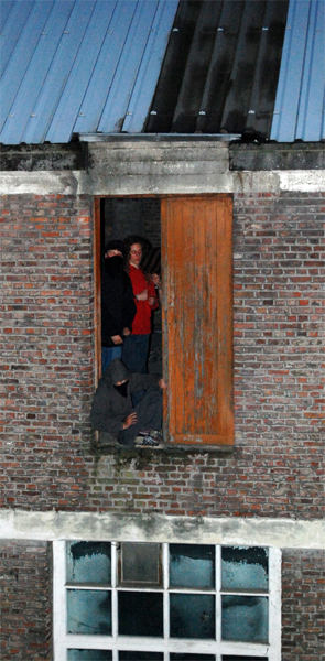 Click to begin slideshow Betoging krakers Leuven Indymedia 22.jpg