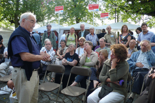 Click to begin slideshow CU-publiek-2.gif