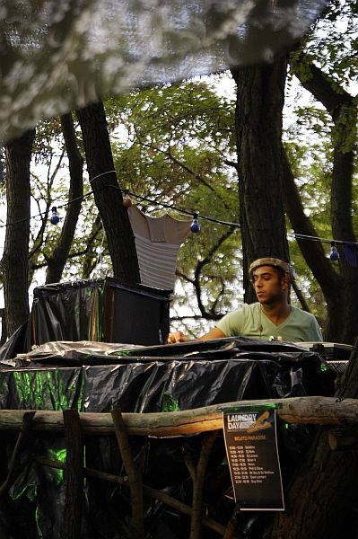 Click to begin slideshow DSC4727.jpg