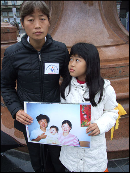 Click to begin slideshow DSCF8805.jpg