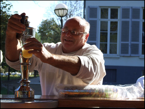 Click to begin slideshow DSCF9526.jpg