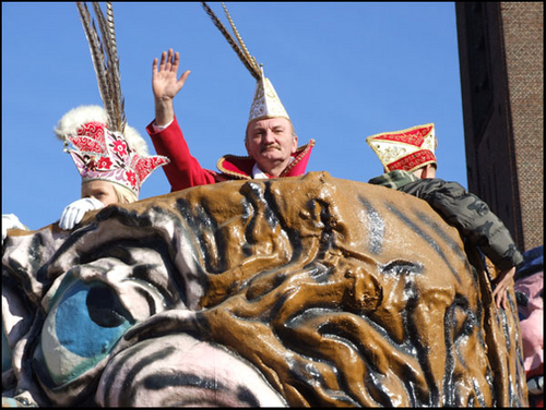 Click to begin slideshow DSCF9872.jpg