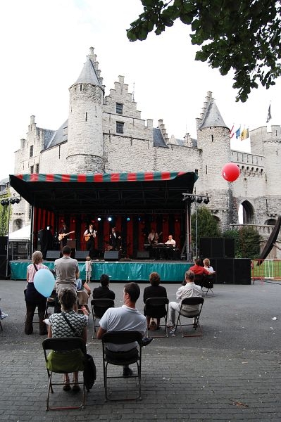 Click to begin slideshow DSC_1982.jpg