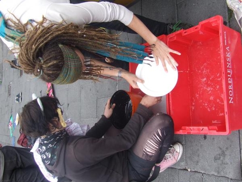 Click to begin slideshow Eat the G8! 4.jpg