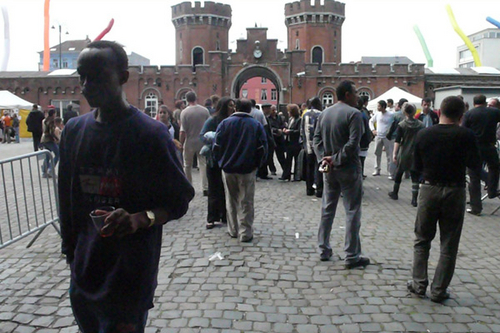 Click to begin slideshow FED-peinzend-7.jpg