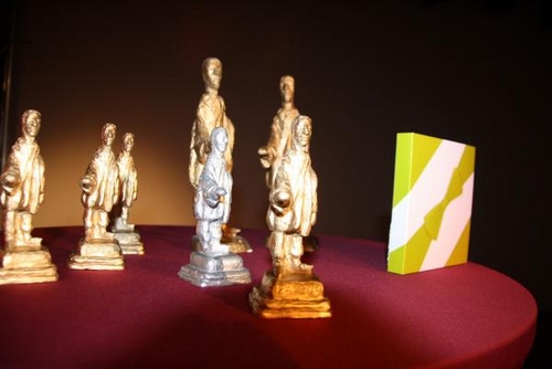Click to begin slideshow Gouden en Zilveren Neuzen.jpg