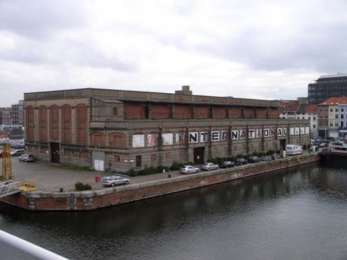 Click to begin slideshow Hanzestedehuis.jpg