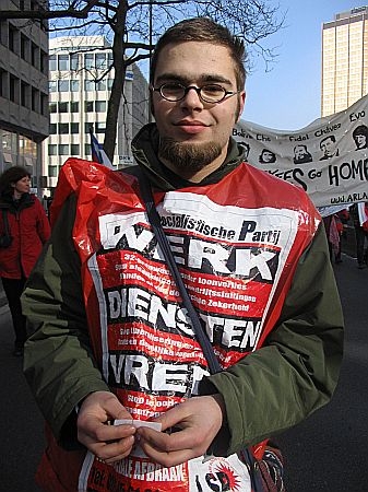 Click to begin slideshow IMG_5942.jpg