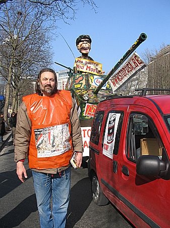 Click to begin slideshow IMG_5943.jpg