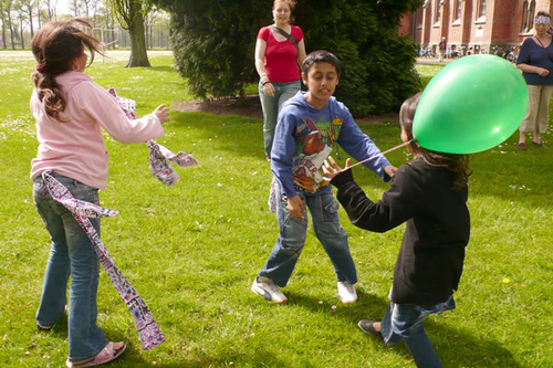 Click to begin slideshow KZP-SPELEN-2.jpg