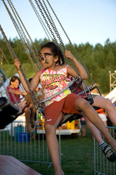 Click to begin slideshow ManuMundo20083447.jpg