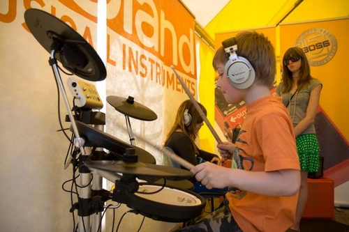 Click to begin slideshow ManuMundo20083515.jpg