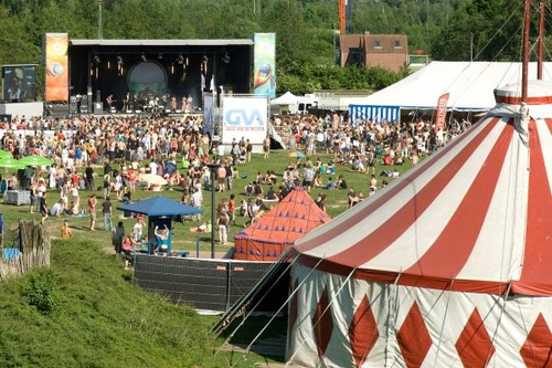 Click to begin slideshow ManuMundoOverzicht20083359.jpg