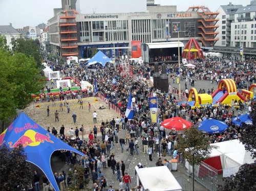 Click to begin slideshow P1010024STUDAY Sept 04.jpg