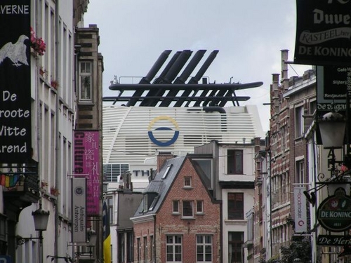 PICT0010THE WORLD 25-07.JPG