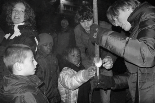 Click to begin slideshow SE-FAKKEL-1.gif