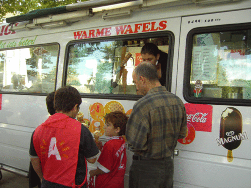 Click to begin slideshow St-cremeglacekar-2.gif