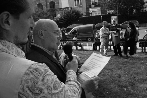 Click to begin slideshow US-de-sleuteldrager-8.gif