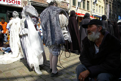 Click to begin slideshow _IGP0393 Armoede.jpg