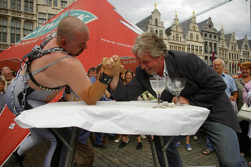 _IGP1775 Bollekes armworstelen.jpg