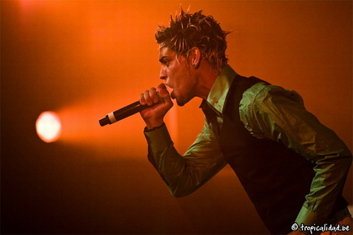Click to begin slideshow antilliaansefeesten_manolito2_resize.jpg