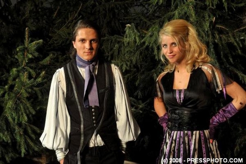 Click to begin slideshow anubis_film_03.jpg