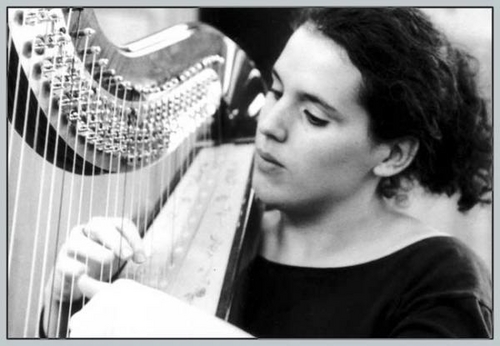 Click to begin slideshow aurelie_harp_welcome2.jpg